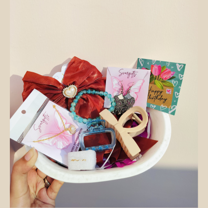 Elegant Birthday Gift Hamper for Her by Svargifts Elegant Birthday Gift Hamper for Her by Svargifts
