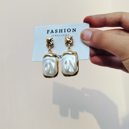 Korean Luxe Pearl Drop Earrings Korean Luxe Pearl Drop Earrings