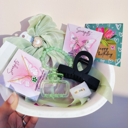 Charming Birthday Gift Hamper for Her by Svargifts Charming Birthday Gift Hamper for Her by Svargifts