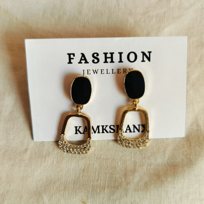 Korean Crystal Noir Rectangle Earrings Korean Crystal Noir Rectangle Earrings