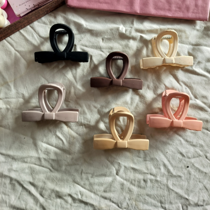 Bow Claw by Svargifts (₹50 Each | Big Size) Bow Claw by Svargifts (₹50 Each | Big Size)