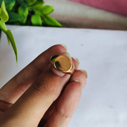 Aurelia Classic Oval Gold Ring Aurelia Classic Oval Gold Ring